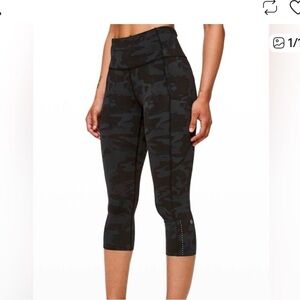 lululemon athletica Incognito Camo Crop Capri - Black & Dark Gray